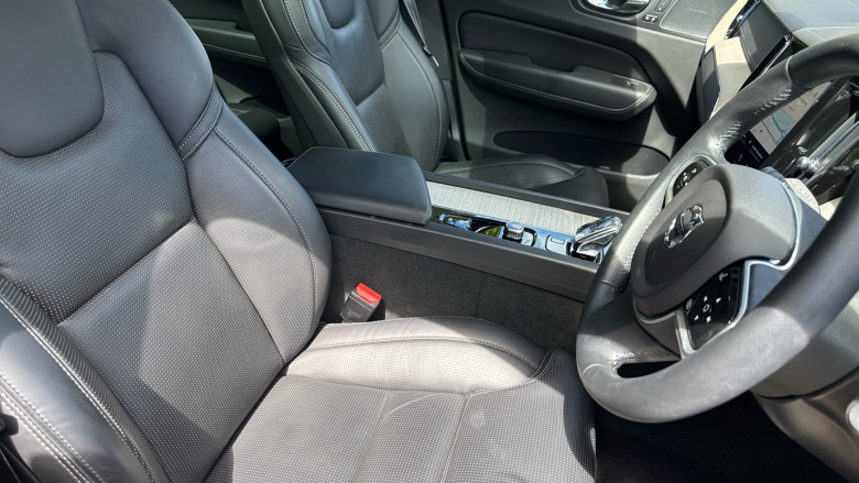 Volvo Xc60 2.0 B5P Inscription 5dr AWD Geartronic Petrol Estate